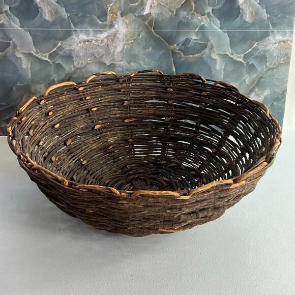 Antique Rustic Handmade Woven Scalloped Willow Reed Basket Centerpiece